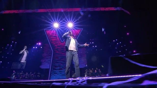 Spijt Is Voor Later (Live in de Ziggo Dome 2025) background